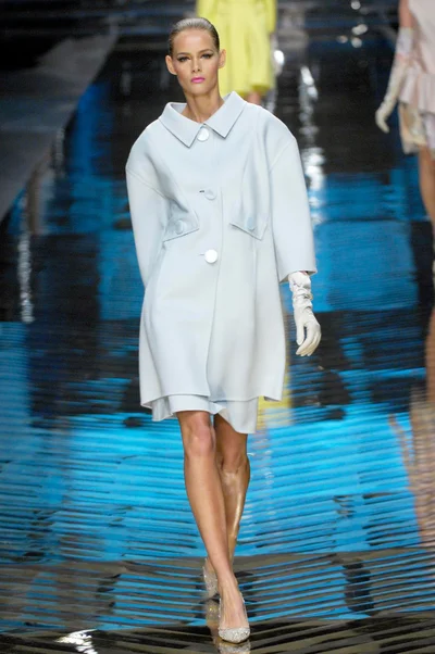Look 3